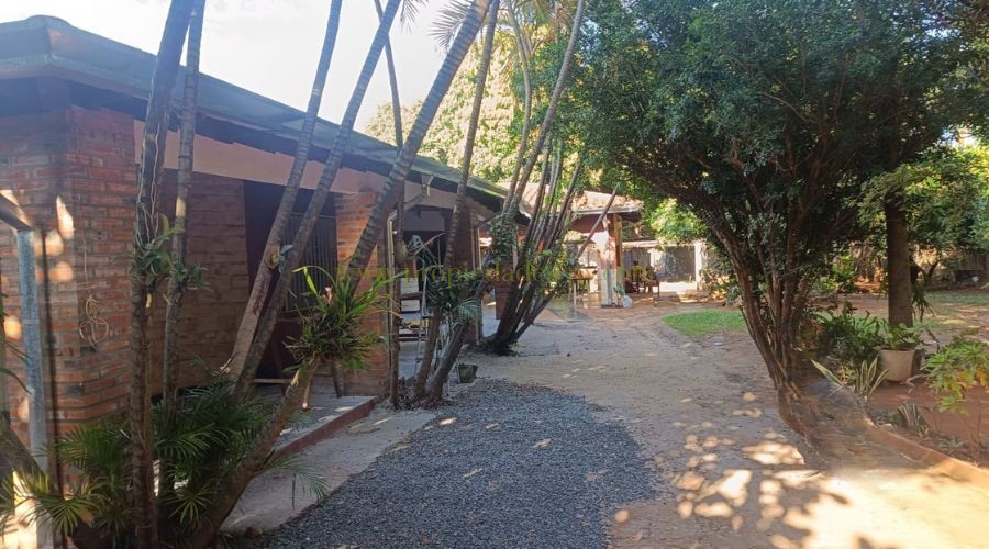 foto_Casa en venta en Luque Mora Kue sobre terreno de 1.400 m² amplia propiedad ideal para vivienda