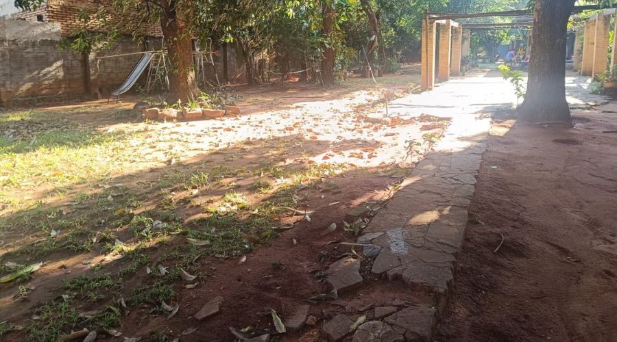 foto_Casa en venta en Luque Mora Kue sobre terreno de 1.400 m² amplia propiedad ideal para vivienda